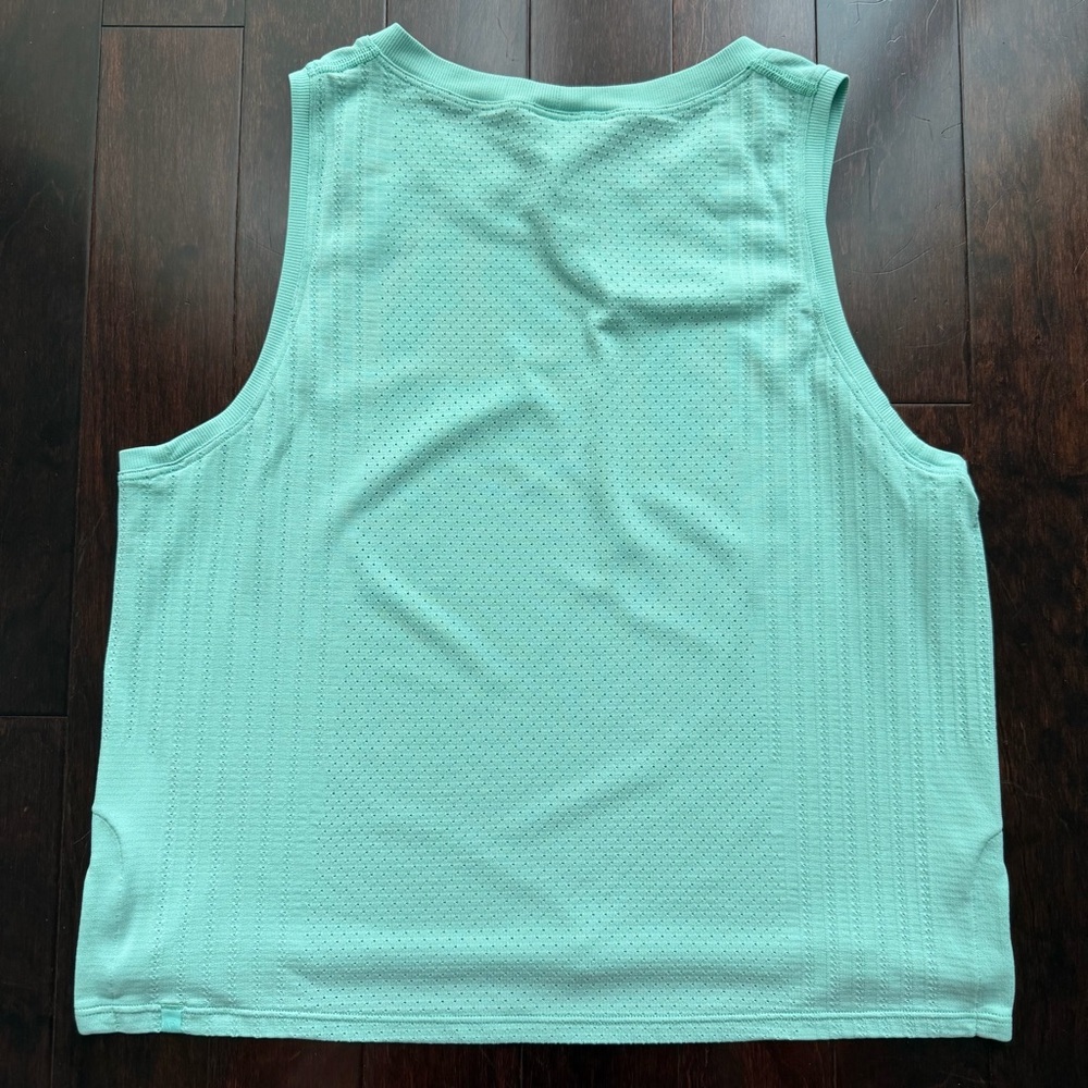 Lululemon Train to Be Tank Top, Size 6, Wild Mint, Workout Gym Activewear - Picture 3 of 5